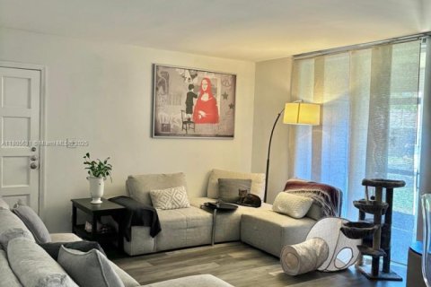 Condo in Boca Raton, Florida, 3 bedrooms  № 1864415 - photo 1