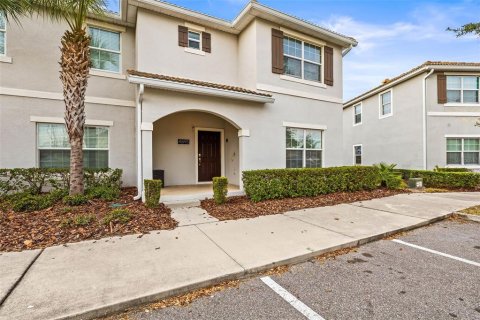 Touwnhouse à vendre à Kissimmee, Floride: 5 chambres, 201.41 m2 № 1876279 - photo 1