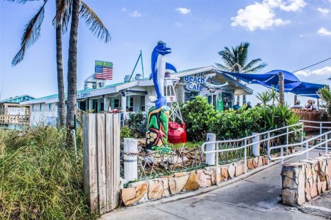 House in Lauderdale-by-the-Sea, Florida 3 bedrooms, 131.55 sq.m. № 1761612 - photo 4