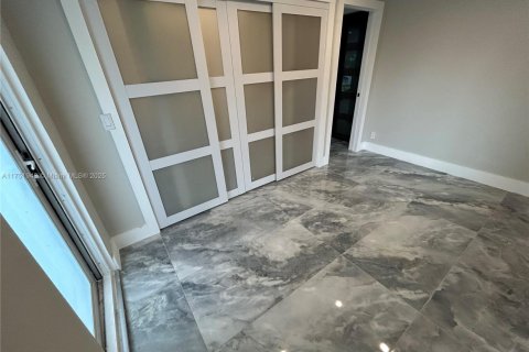 House in Lauderdale-by-the-Sea, Florida 3 bedrooms, 131.55 sq.m. № 1761612 - photo 24