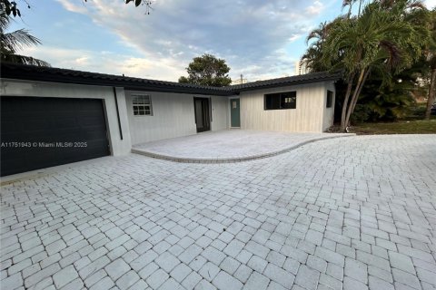 House in Lauderdale-by-the-Sea, Florida 3 bedrooms, 131.55 sq.m. № 1761612 - photo 30