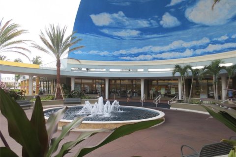 House in Lauderdale-by-the-Sea, Florida 3 bedrooms, 131.55 sq.m. № 1761612 - photo 5