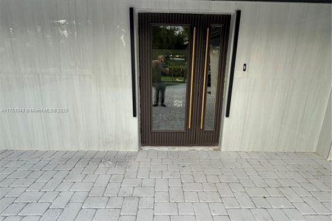 House in Lauderdale-by-the-Sea, Florida 3 bedrooms, 131.55 sq.m. № 1761612 - photo 19