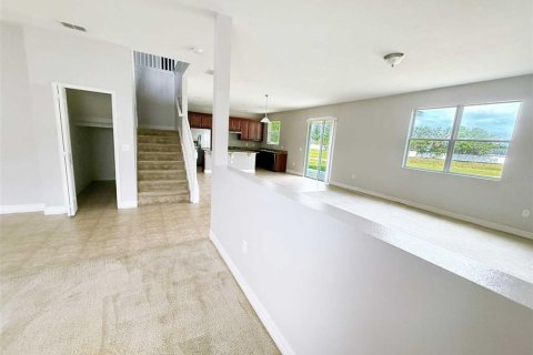 House in Orlando, Florida 5 bedrooms, 337.05 sq.m. № 1532599 - photo 14