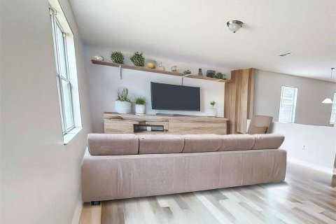 House in Orlando, Florida 5 bedrooms, 337.05 sq.m. № 1532599 - photo 16