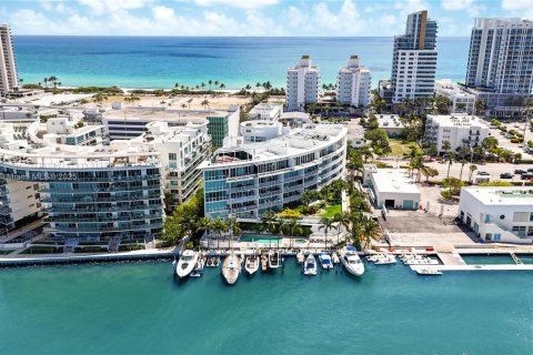Condo in Miami Beach, Florida, 3 bedrooms  № 1467151 - photo 18