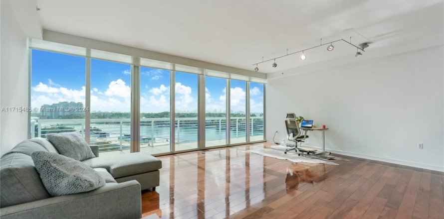 Condo in Miami Beach, Florida, 3 bedrooms  № 1467151