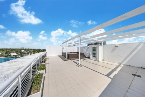 Condo in Miami Beach, Florida, 3 bedrooms  № 1467151 - photo 17