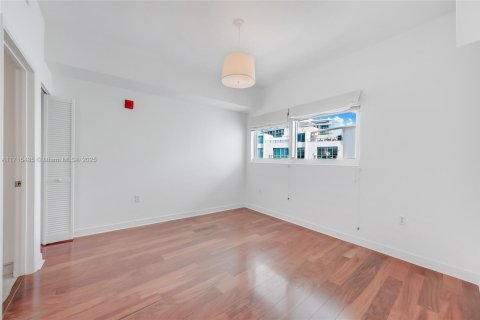 Condo in Miami Beach, Florida, 3 bedrooms  № 1467151 - photo 14