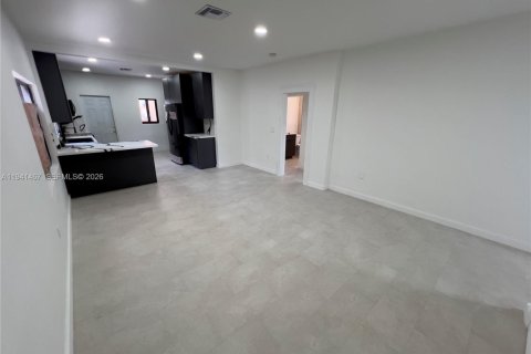 Propiedad comercial en venta en Miami, Florida, 371.42 m2 № 2054869 - foto 6