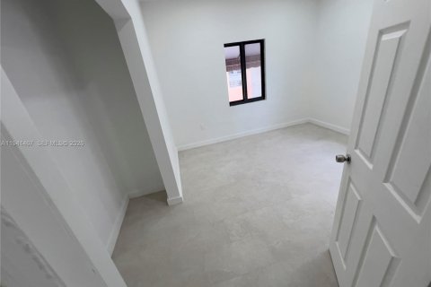 Propiedad comercial en venta en Miami, Florida, 371.42 m2 № 2054869 - foto 12