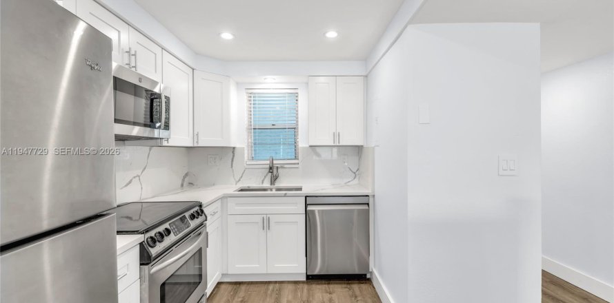 Кондоминиум с 2 спальнями в Дейви, Флорида № 2003866