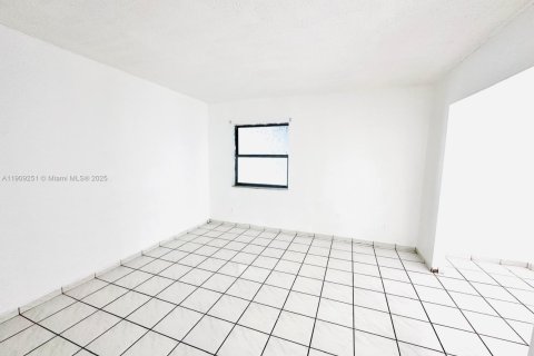 Снять в аренду кондоминиум в Хайалиа, Флорида 3 спальни, 120.77м2, № 2018958 - фото 18