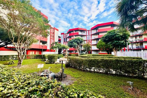 Снять в аренду кондоминиум в Хайалиа, Флорида 3 спальни, 120.77м2, № 2018958 - фото 23