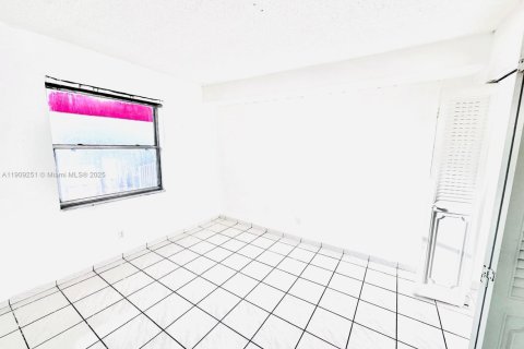 Снять в аренду кондоминиум в Хайалиа, Флорида 3 спальни, 120.77м2, № 2018958 - фото 19