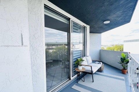 Снять в аренду кондоминиум в Хайалиа, Флорида 3 спальни, 120.77м2, № 2018958 - фото 2