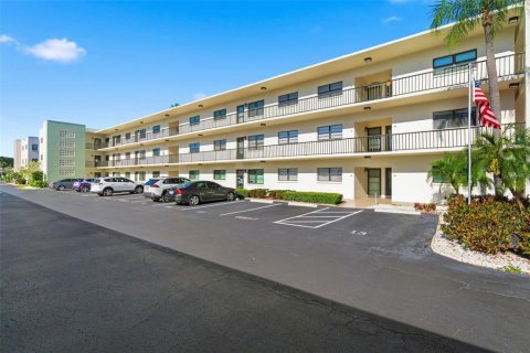 Condominio en Saint Petersburg, Florida, 1 dormitorio № 2114771