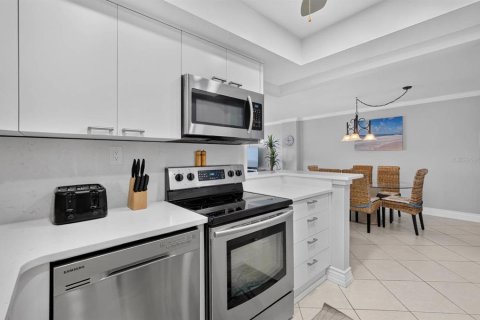 Condo in Ormond Beach, Florida, 2 bedrooms  № 2217317 - photo 14