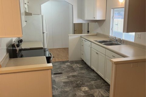 Apartamento en alquiler en Boca Raton, Florida, 2 dormitorios, 93.65 m2 № 1923870 - foto 2