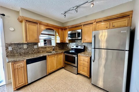 Copropriété à vendre à Deerfield Beach, Floride: 2 chambres, 100.33 m2 № 1933817 - photo 4