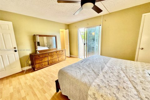 Copropriété à vendre à Deerfield Beach, Floride: 2 chambres, 100.33 m2 № 1933817 - photo 8