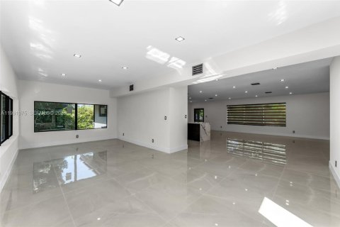 Купить виллу или дом в Пайнкрест, Флорида 3 спальни, 202.9м2, № 2052180 - фото 9