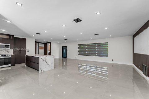 Купить виллу или дом в Пайнкрест, Флорида 3 спальни, 202.9м2, № 2052180 - фото 7