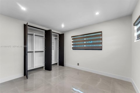 Купить виллу или дом в Пайнкрест, Флорида 3 спальни, 202.9м2, № 2052180 - фото 19