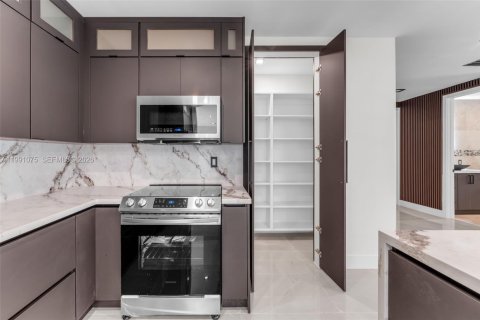 Купить виллу или дом в Пайнкрест, Флорида 3 спальни, 202.9м2, № 2052180 - фото 13