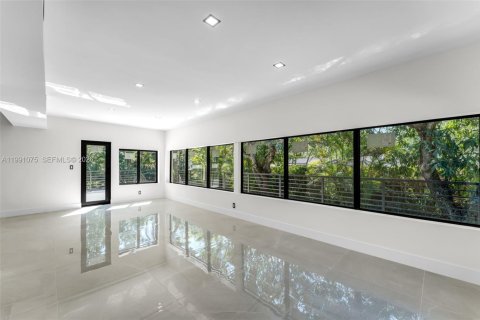 Купить виллу или дом в Пайнкрест, Флорида 3 спальни, 202.9м2, № 2052180 - фото 8