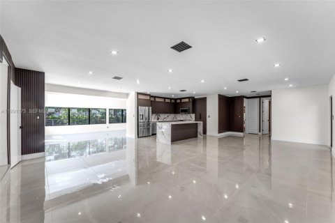 Купить виллу или дом в Пайнкрест, Флорида 3 спальни, 202.9м2, № 2052180 - фото 10