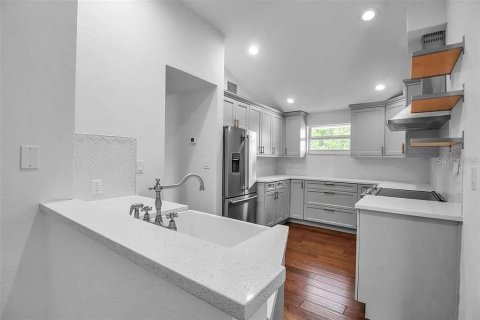 House in Palm Harbor, Florida 4 bedrooms, 165.74 sq.m. № 1913111 - photo 16