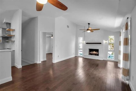 House in Palm Harbor, Florida 4 bedrooms, 165.74 sq.m. № 1913111 - photo 29