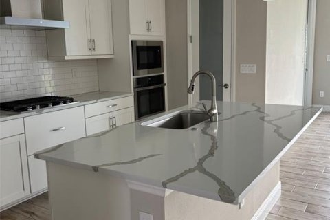 House in Apollo Beach, Florida 3 bedrooms, 198.81 sq.m. № 1870230 - photo 6