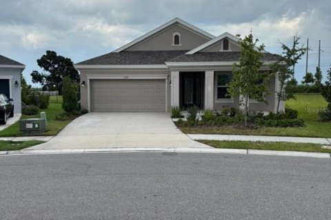 House in Apollo Beach, Florida 3 bedrooms, 198.81 sq.m. № 1870230 - photo 1