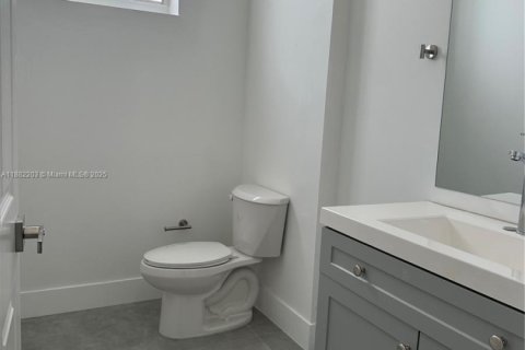 Villa ou maison à vendre à Miami, Floride: 4 chambres № 1929438 - photo 6