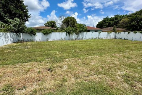 Villa ou maison à vendre à Miami, Floride: 4 chambres № 1929438 - photo 15