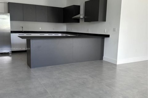 Villa ou maison à vendre à Miami, Floride: 4 chambres № 1929438 - photo 13