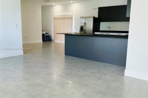 Villa ou maison à vendre à Miami, Floride: 4 chambres № 1929438 - photo 14