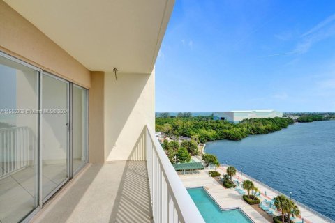 Condominio en alquiler en Sunny Isles Beach, Florida, 3 dormitorios, 145.86 m2 № 2054268 - foto 14