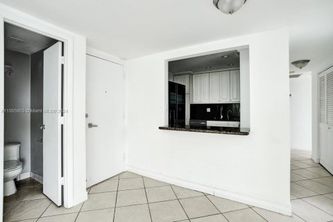 Condominio en alquiler en Sunny Isles Beach, Florida, 3 dormitorios, 145.86 m2 № 2054268 - foto 17