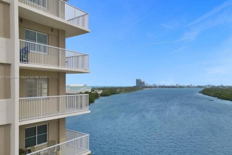 Condominio en alquiler en Sunny Isles Beach, Florida, 3 dormitorios, 145.86 m2 № 2054268 - foto 2