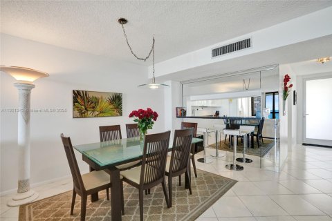 Copropriété à vendre à Pompano Beach, Floride: 2 chambres, 103.12 m2 № 2089169 - photo 28