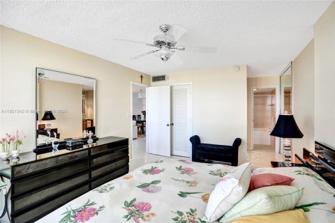 Copropriété à vendre à Pompano Beach, Floride: 2 chambres, 103.12 m2 № 2089169 - photo 5