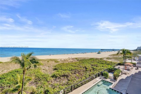 Copropriété à vendre à Pompano Beach, Floride: 2 chambres, 103.12 m2 № 2089169 - photo 13