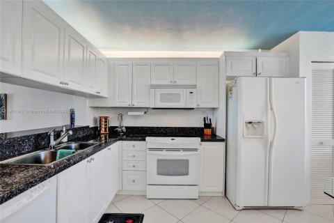 Copropriété à vendre à Pompano Beach, Floride: 2 chambres, 103.12 m2 № 2089169 - photo 20