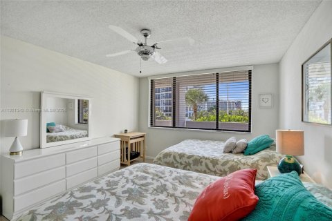 Copropriété à vendre à Pompano Beach, Floride: 2 chambres, 103.12 m2 № 2089169 - photo 17