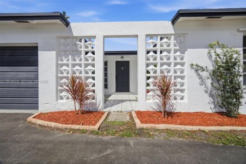 Купить виллу или дом в Санрайз, Флорида 3 спальни, 146.79м2, № 2043548 - фото 4