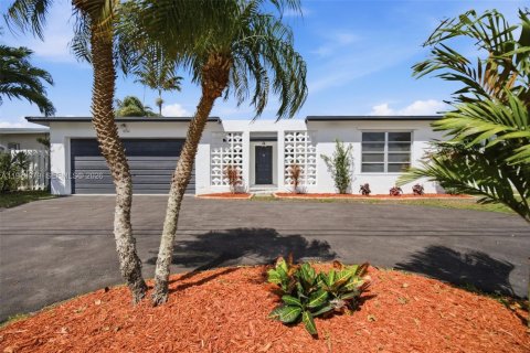 Купить виллу или дом в Санрайз, Флорида 3 спальни, 146.79м2, № 2043548 - фото 2