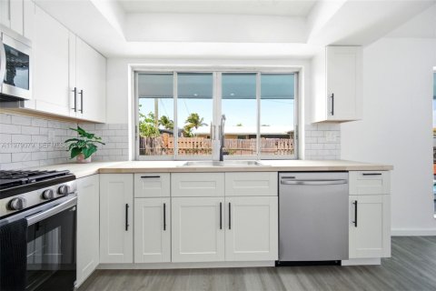 Купить виллу или дом в Санрайз, Флорида 3 спальни, 146.79м2, № 2043548 - фото 15